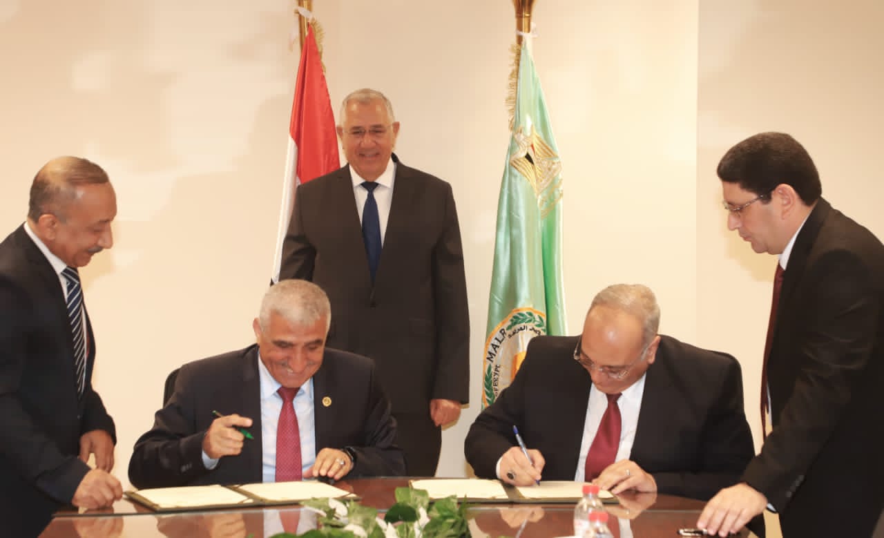 بحضور وزير الزراعة المصري توقيع اتفاقية تعاون بين البحوث الزراعية والصحراء مع (أكساد) في مجال التكيف مع التغيرات المناخية